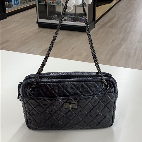 Chanel Aged Calfskin Camera Case Bag Black - Picture 2 of 8